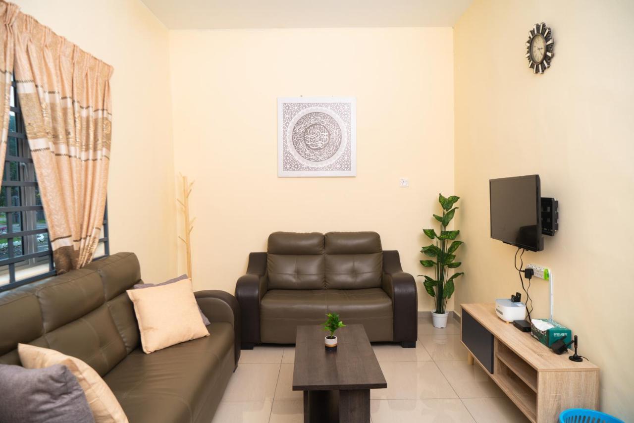 Adorable 3-Bedroom Home With Pool, Wi-Fi And Bbq Rembau Dış mekan fotoğraf